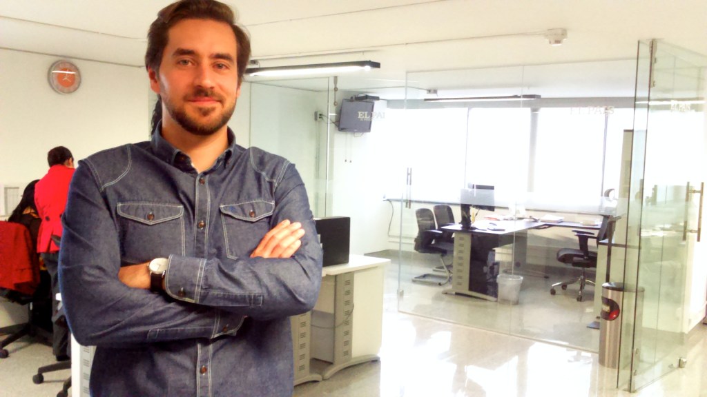 Luis Pablo Beauregard en las instalaciones del diario El País en la ciudad de México. Foto: Jose Antonio Monterrosas Figueiras.