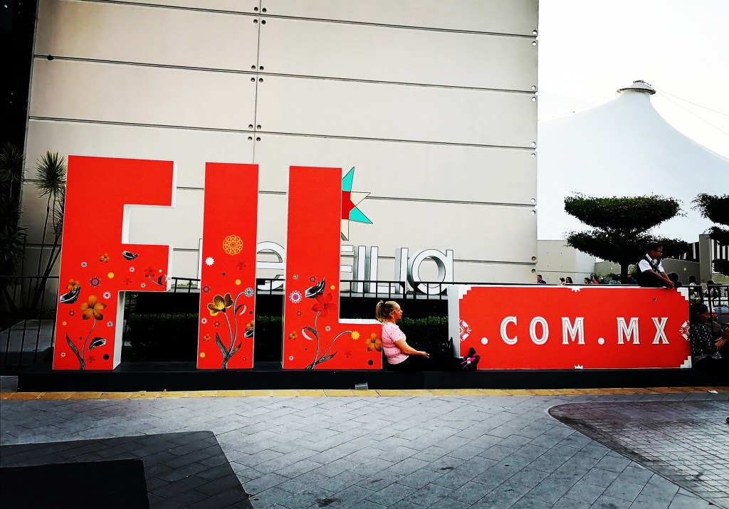 FIL Guadalajara y entrevista con Rogelio&nbsp;Villarreal