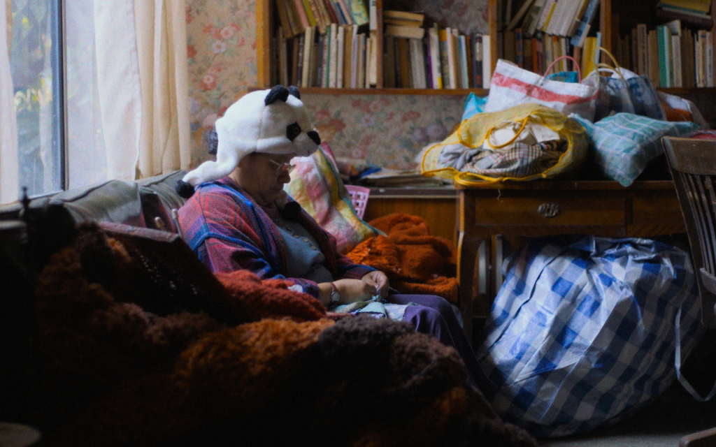 «El diablo fuma y guarda las cabezas de los cerillos quemadas en la misma&nbsp;caja»